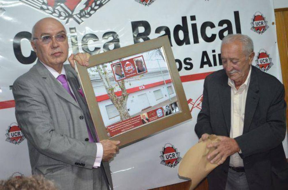 El comit de la UCR de Saladillo rindi homenaje al militante Miguel Hugo Belatti.