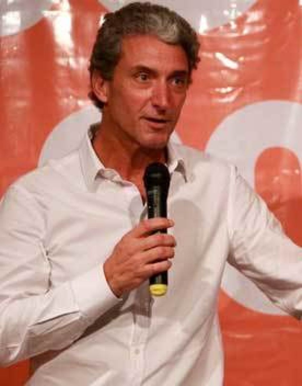 Pepe Scioli hizo campa�a por su hermano en La Plata