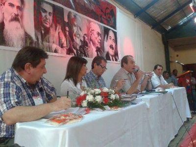 El congreso de la UCR resolvi� ampliar la alianza con otros partidos 
