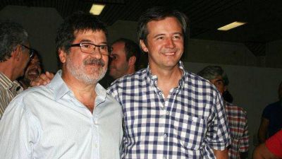 Bahl le dio la foto a Halle