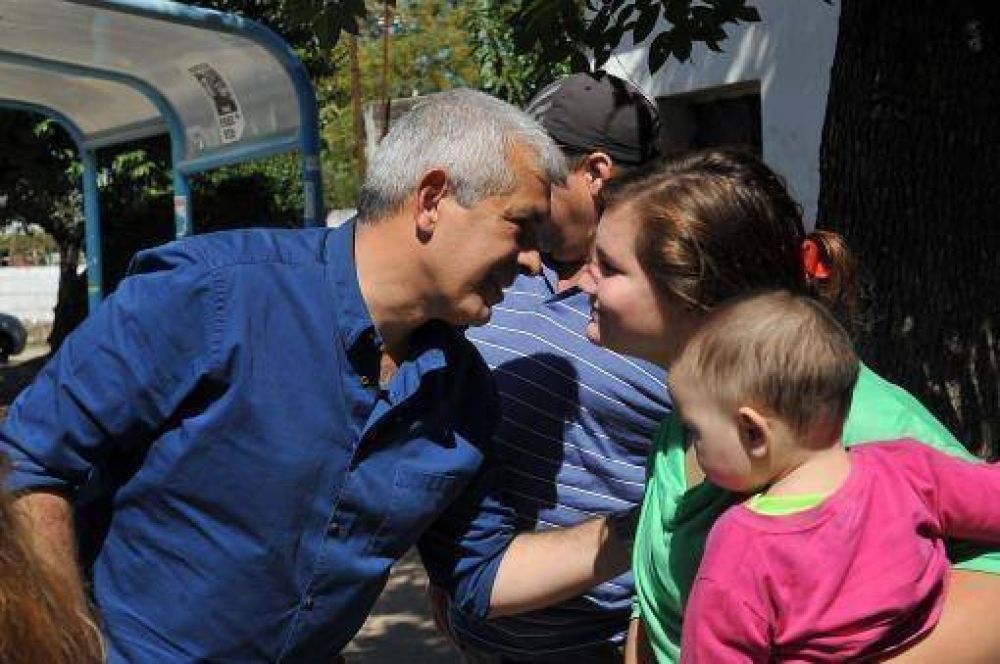 Dom�nguez critic� a Macri, a Massa y a los 