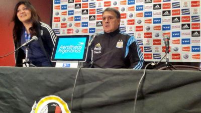 Martino justific� la ausencia de Messi y reconoci� que 
