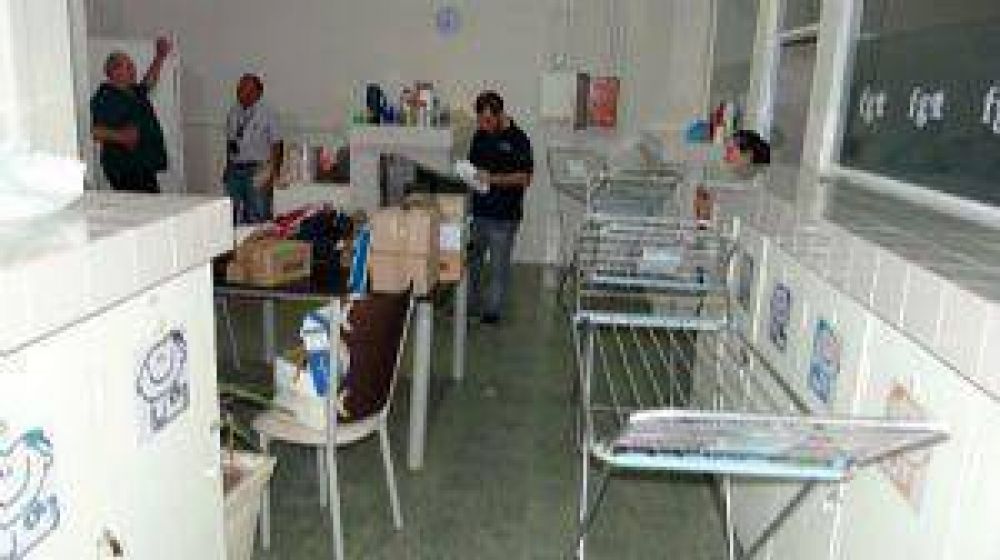 Senz Pea: contina la refaccin de la sala de madres del hospital 4 de Junio