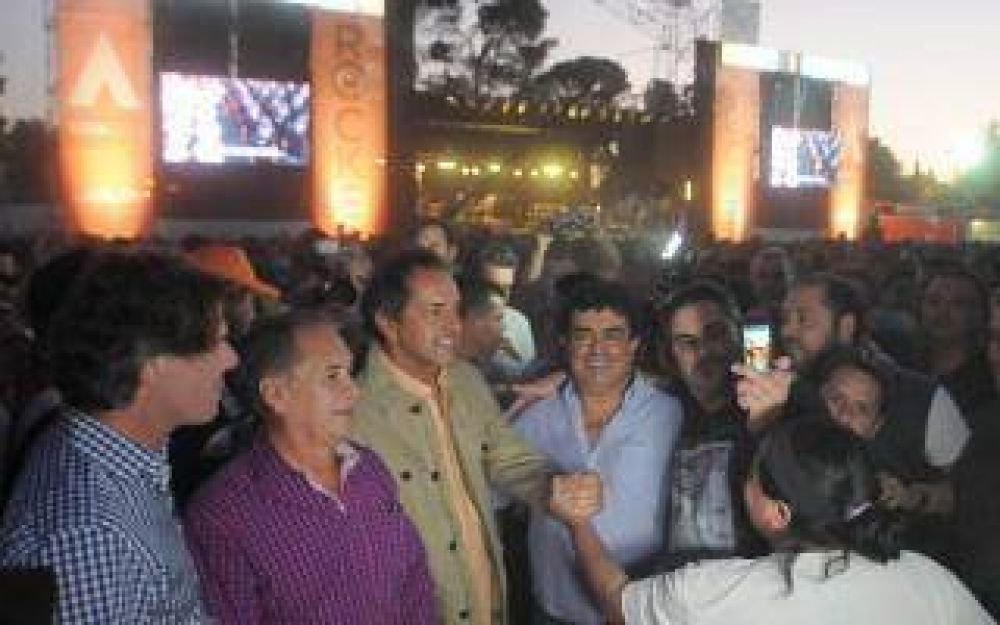 Scioli en el Rockea BA en Ituzaing�: 