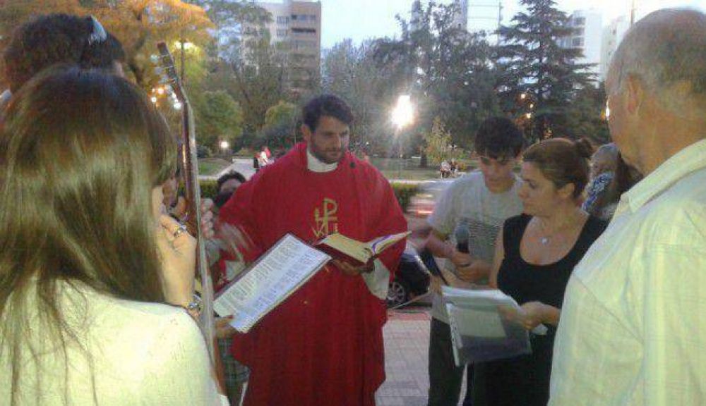 Celebraron el Domingo de Ramos en la Iglesia del Carmen