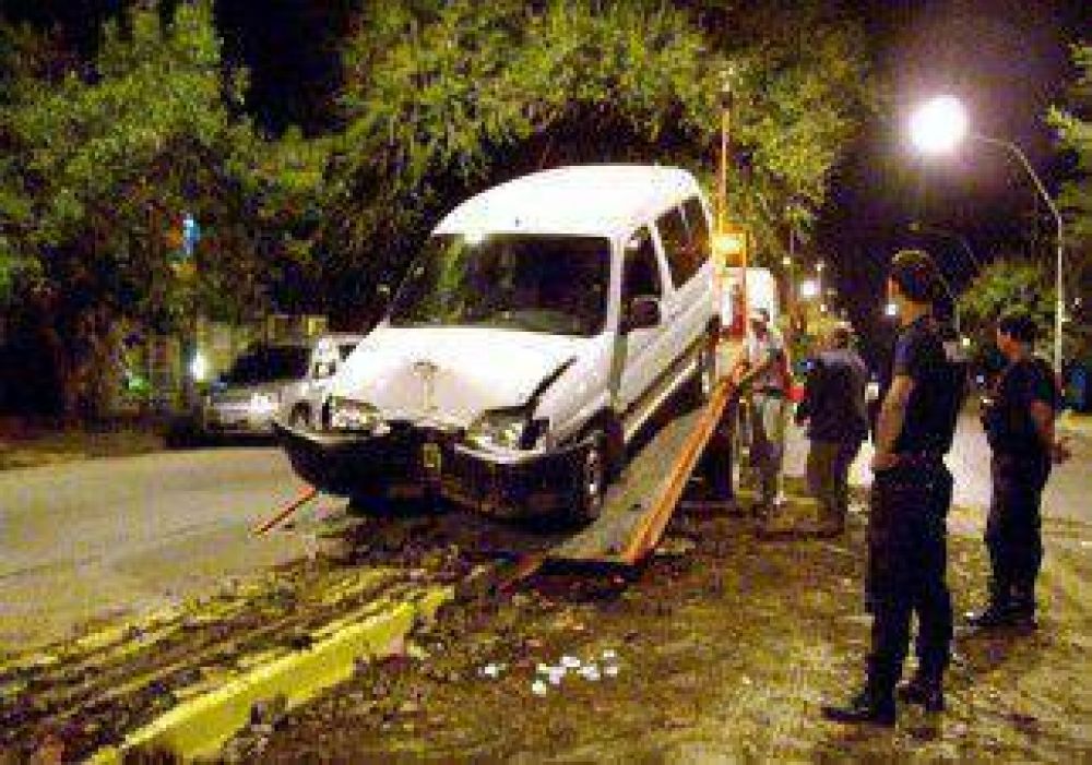 Borracho se choc� un poste 