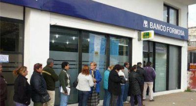 Hace su debut el salario de estatales con el aumento dispuesto por el gobernador Insfr�n