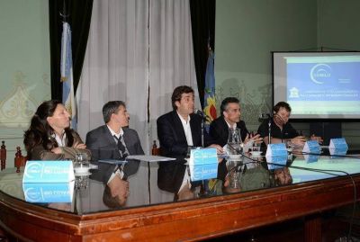 Sancionan ley de creaci�n del nuevo Comit� de Cuenca del R�o Luj�n