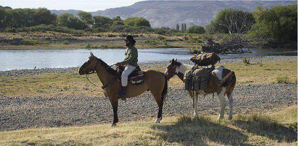 Joven franc�s viaj� de Bariloche a Trelew a caballo