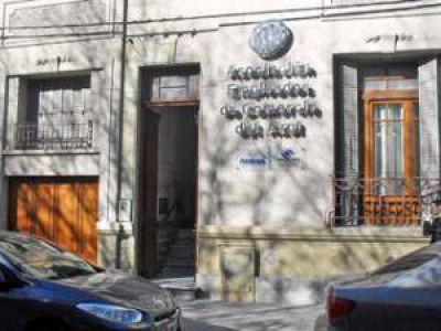 La AECA informa sobre feriados nacionales