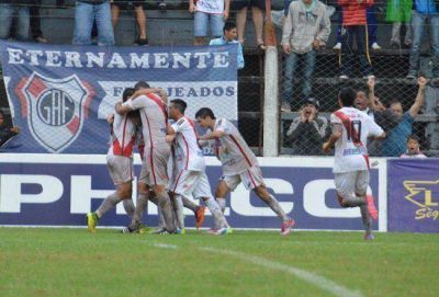 Guaran� sum� su tercer triunfo al hilo