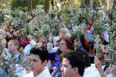 El Domingo de Ramos reuni� a una multitud de fieles en la Catedral
