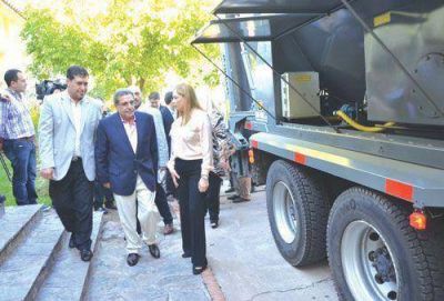 Arrib� una planta m�vil que elabora hormig�n y asfalto