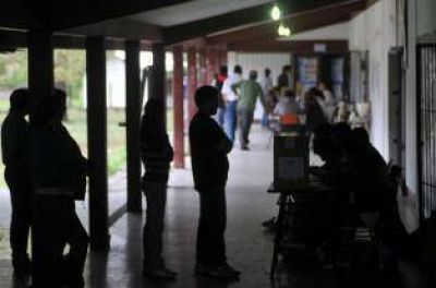 Seg�n Poliarqu�a, a mayor educaci�n del elector, menos apoya a Alperovich