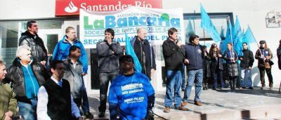Bancarios confirman paro contra �impuesto al trabajo�