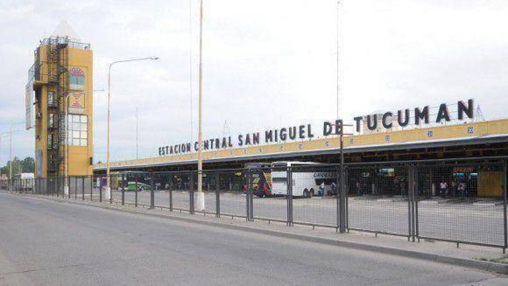 Sin transporte, escuelas ni hospitales ma�ana en Tucum�n