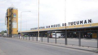 Sin transporte, escuelas ni hospitales ma�ana en Tucum�n