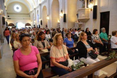 Emoci�n en la reapertura de la parroquia San Francisco de Asis