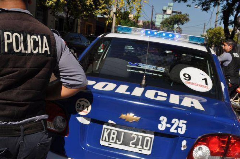 �Y los cambios Matzkin? Asaltaron Punto y Banca, golpearon a un empleado y se dieron a la fuga