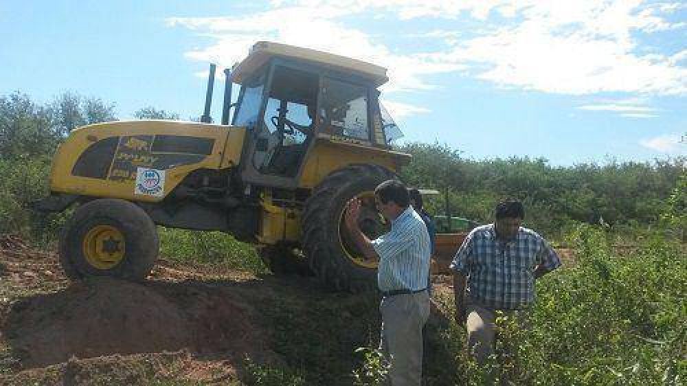 Realizan trabajos de prevenci�n en las m�rgenes del R�o Salado