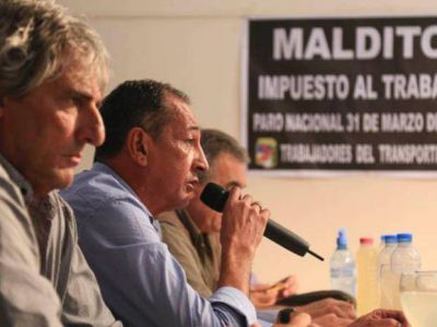 Ganancias: docentes deciden si se suman al paro nacional de ma�ana