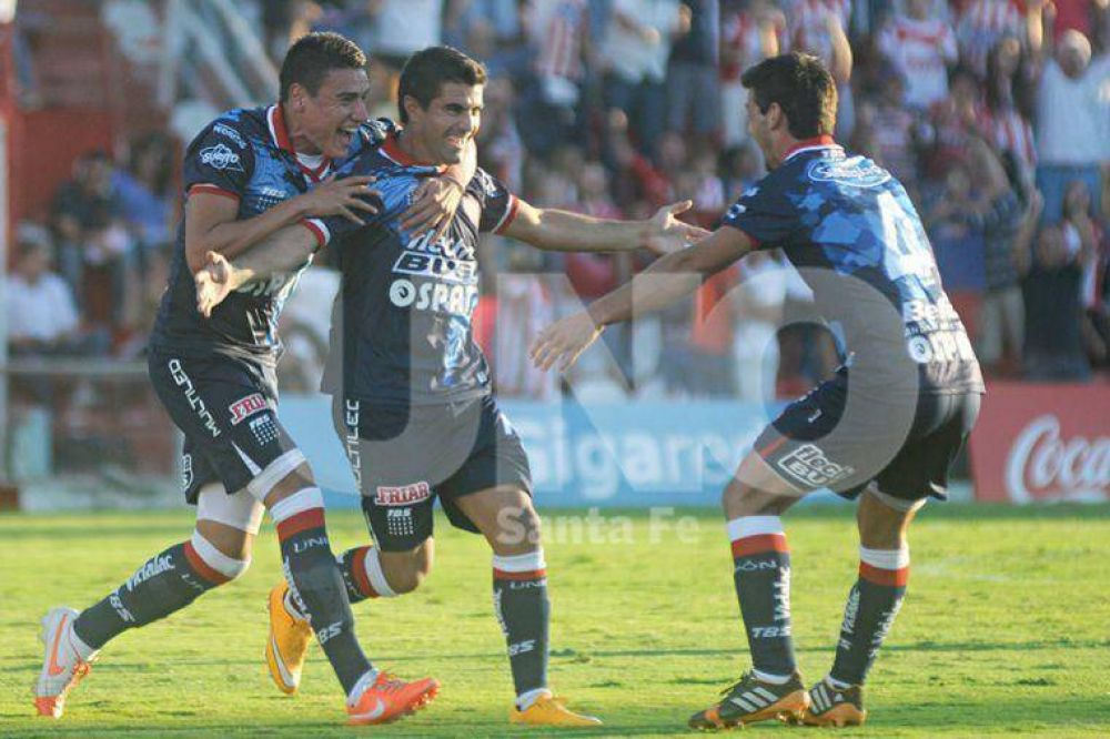 Unión volvió a la victoria con un golazo de Malcorra en el 15 de Abril