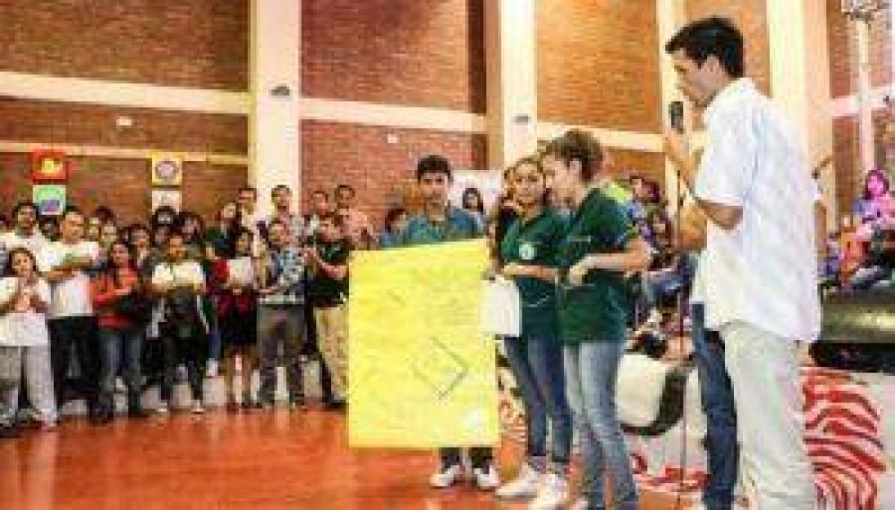 Rawson lanz� el programa �J�venes por la Memoria�