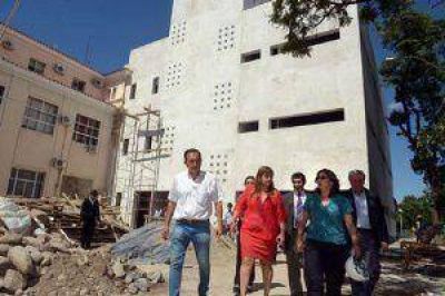 Corpacci visit� Valle Chico y el Hospital de Ni�os