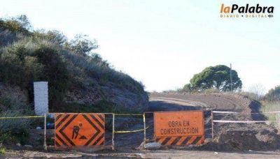 Comenzaron los trabajos de movimiento de suelo en el acceso al Cerro de la Caballada