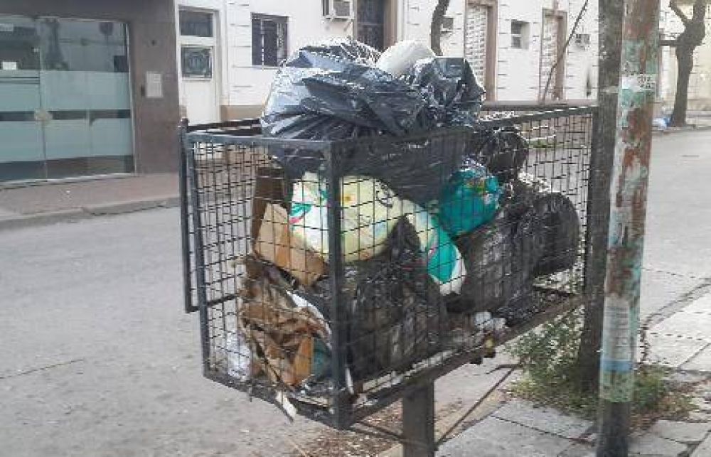 Comenz� el paro en la ciudad sin transporte ni recolecci�n de residuos