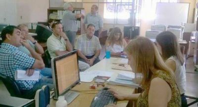 M�s de $2 millones para un campo de deportes en Apip�