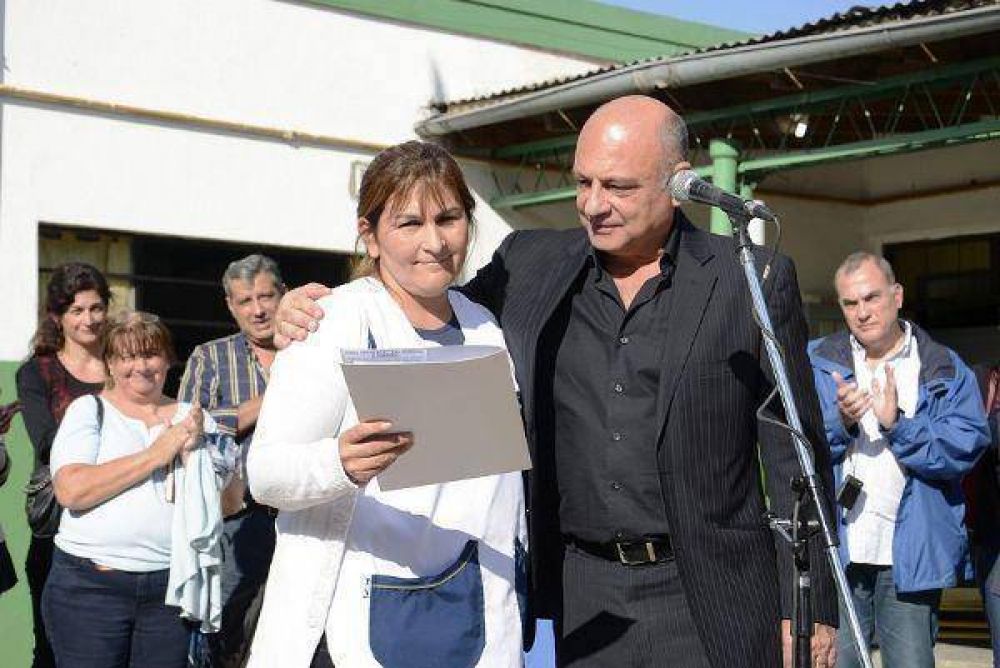 Bolettieri revalid� su compromiso con la educaci�n p�blica