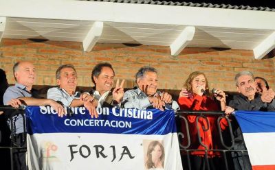 Scioli y An�bal festejaron juntos el triunfo K en C�rdoba