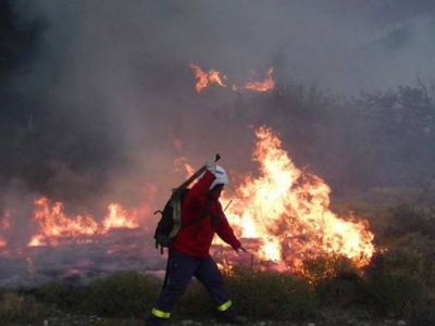 Incendios en lago Puelo y Epuy�n: 