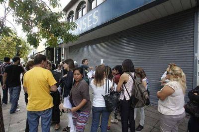 Trastornos en Anses de 13 y 44 por falta de atenci�n al p�blico