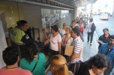 Pedir tarjetas prestadas fue, para muchos, la �nica opci�n para subir al �mnibus