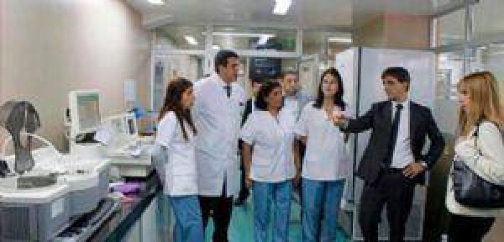 Yedlin inaugurar� el Laboratorio de Salud P�blica