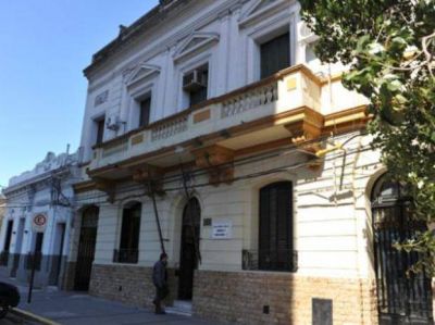 Un anciano cay� en la trampa a manos de tres delincuentes que le sustrajeron 20 mil pesos