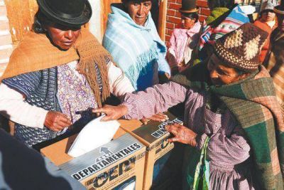 El MAS mantiene poder aunque Evo lament� la p�rdida de votos