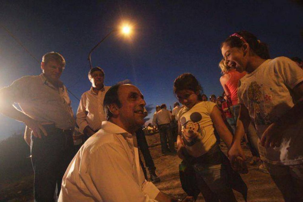 Alumbrado P�blico: el Intendente inaugur� obras en el Noreste de la ciudad