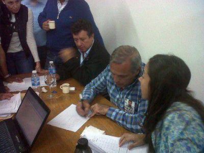 Frases de campa�a en medio del buc�lico norte