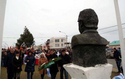 La UCR fueguina conmemor� en R�o Grande el sexto aniversario del ex Presidente Alfons�n