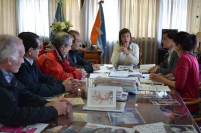 R�os estableci� que se transmita la �Marcha de Malvinas� en medios p�blicos