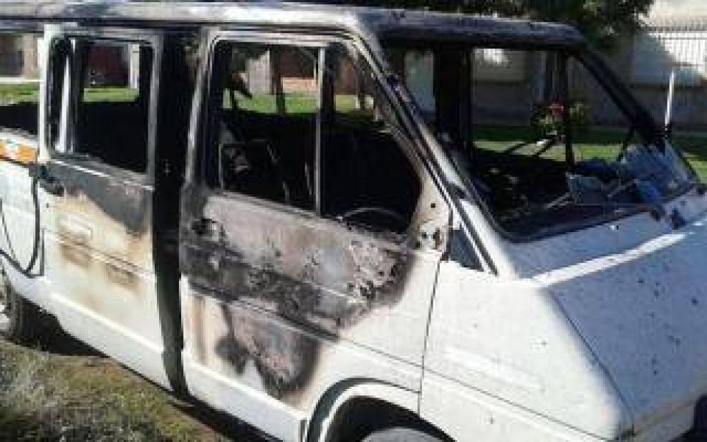 Tornquist: Incendiaron cuatro autos