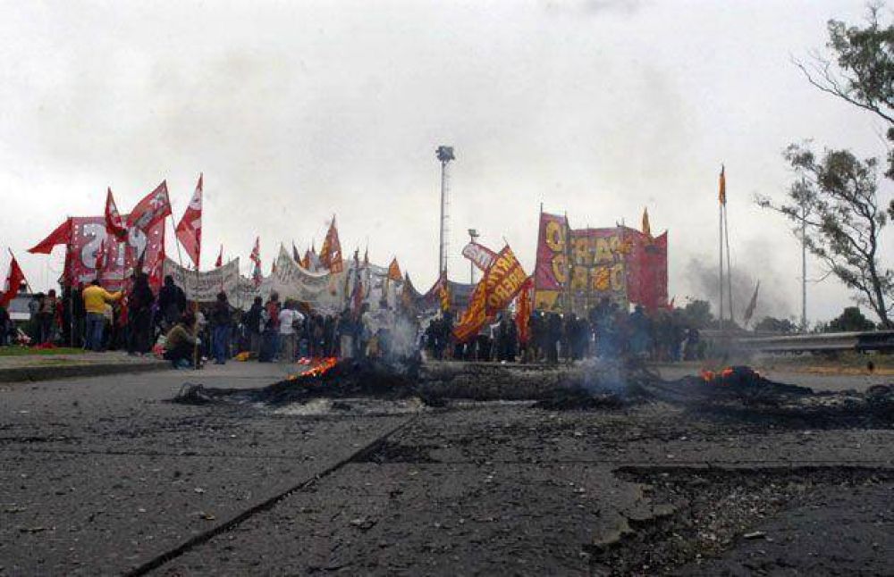 Los piquetes de la izquierda garantizaron el �xito de la protesta