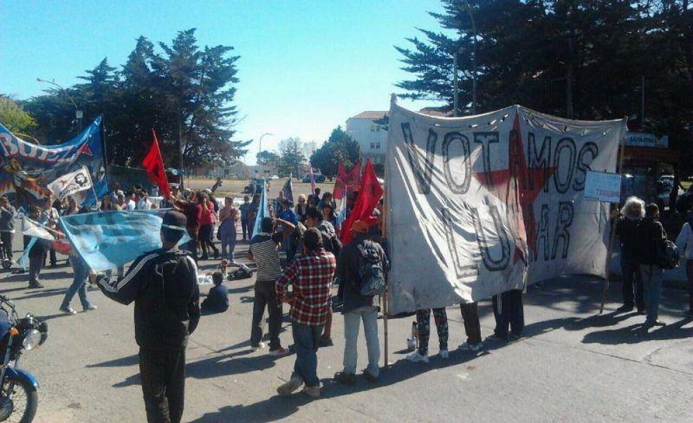 Trabajadores protestaron en el Higa contra el ajuste, en una alternativa de paro activo