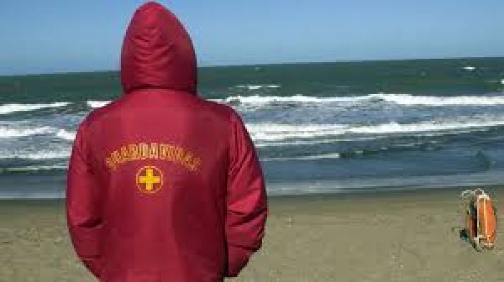 Las playas de Mar del Plata tendr�n guardavidas durante Semana Santa