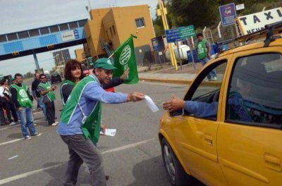 Corte parcial en el puente por protesta de ATE R�o Negro