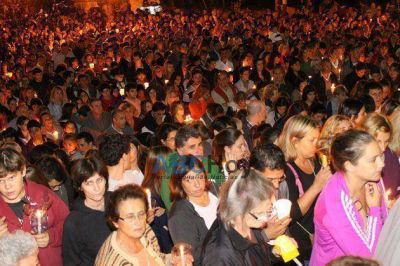 Multitudinario V�a Crucis de la Familia