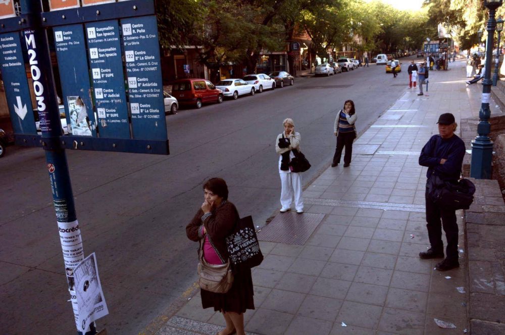 Sin colectivos, la actividad general tambin se derrumb en Mendoza